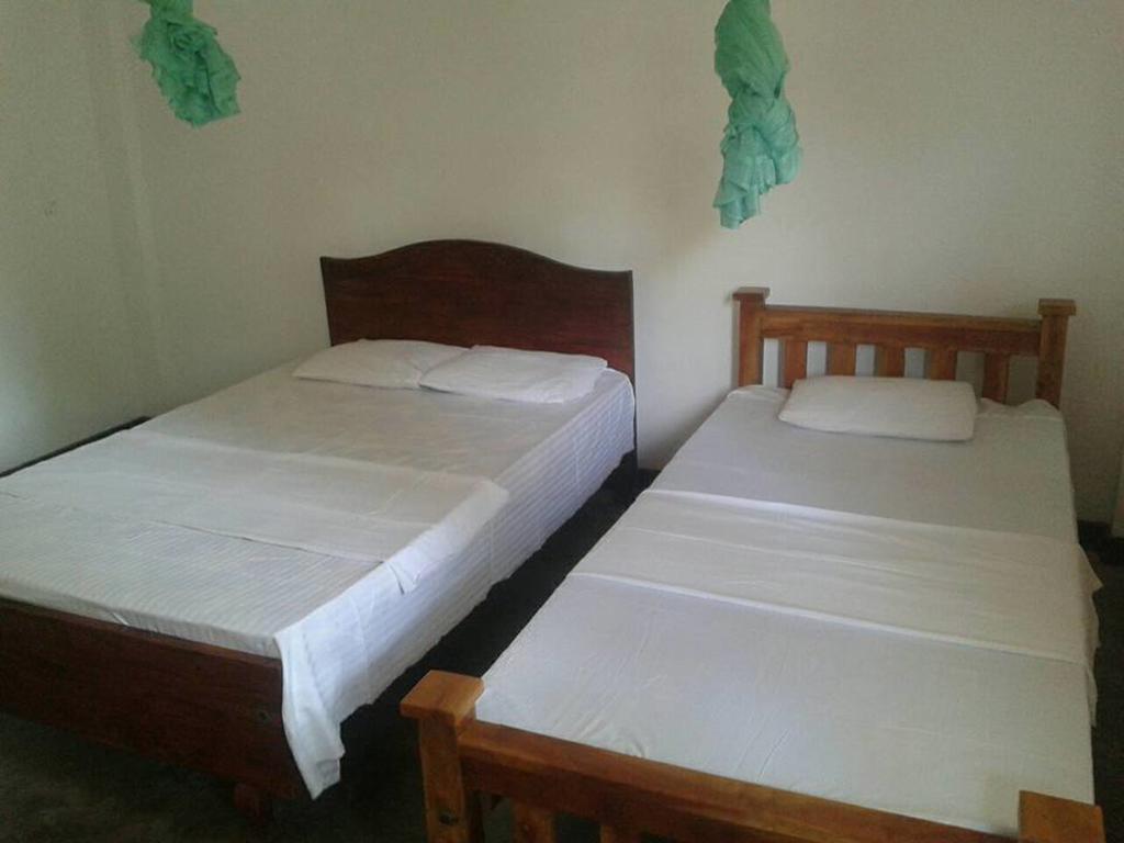 Parakum Rest Rooms Polonnaruwa Εξωτερικό φωτογραφία